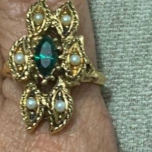 Vintage vogue ring